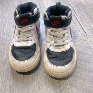 Boy Nike size 10